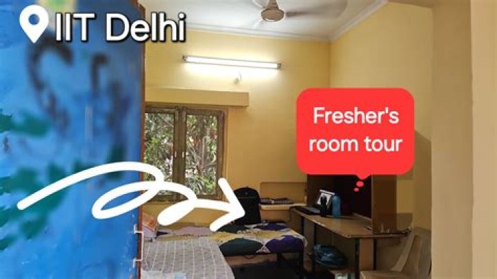 Do Delhi students get hostel in IIT Delhi?