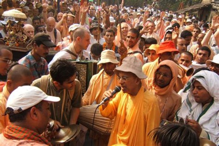Do Hindus celebrate death anniversaries?