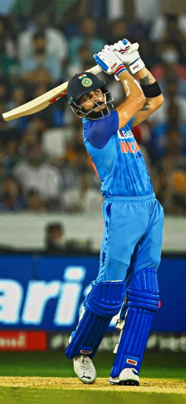 Does manvi marry Virat?