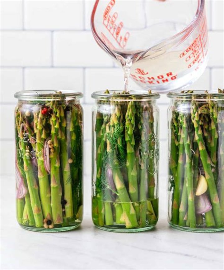 Does pickled asparagus need to be pressure canned?