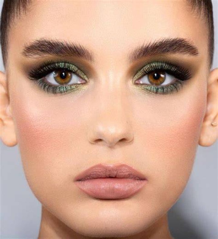 How can I look beautiful with simple makeup?