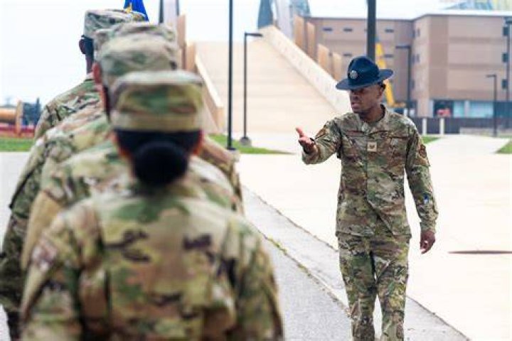 How long is af BMT?