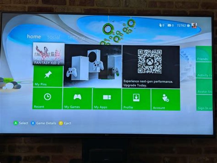 How many GB does the Xbox 360 e have?