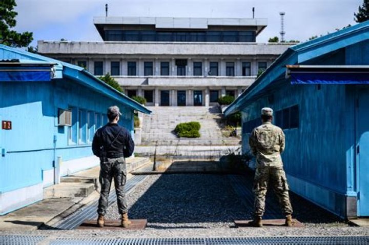 How many people are detained in North Korea?