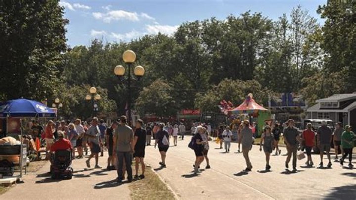 How many people attended Garth Brooks Live in Central Park?