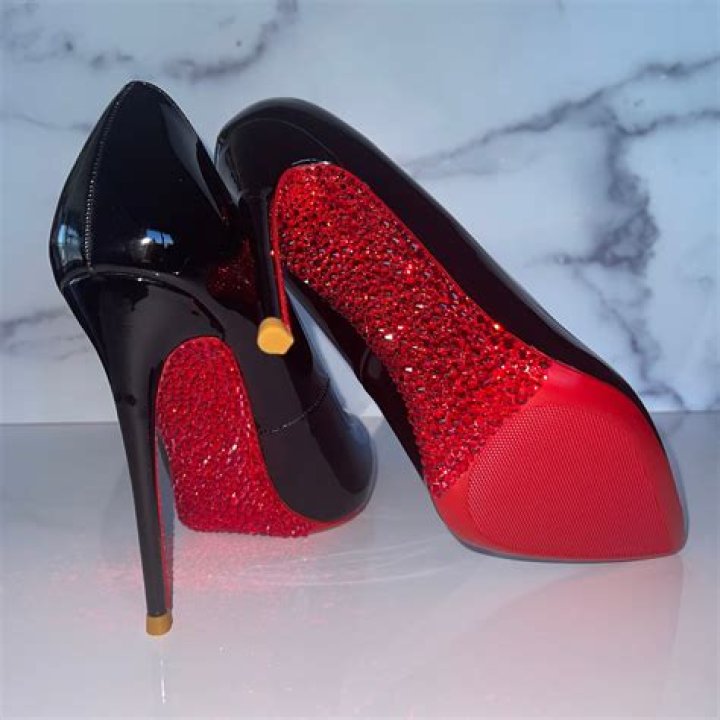 What are the pumps with red soles?