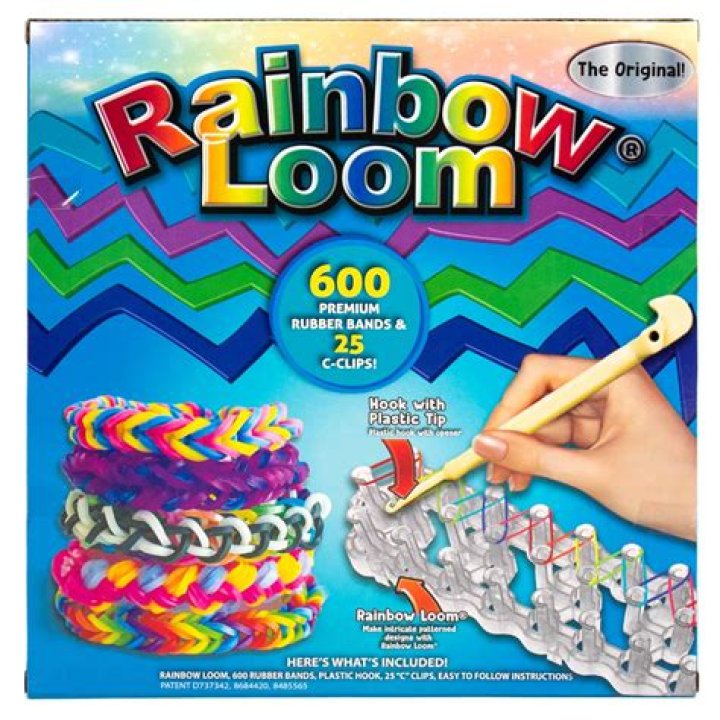 What comes in a Rainbow Loom kit?