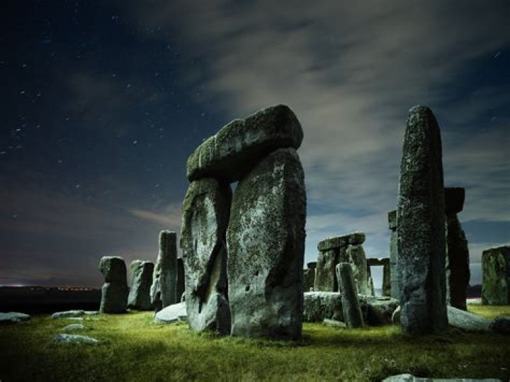What happened to the stones of Stonehenge?