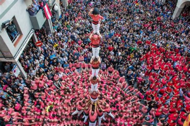 What is Los castellers festival?