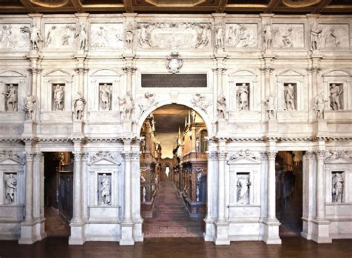 What is mannerist architecture?