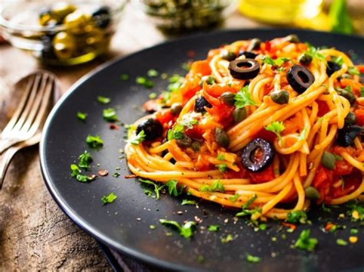 What is the most famous Italian pasta dish?