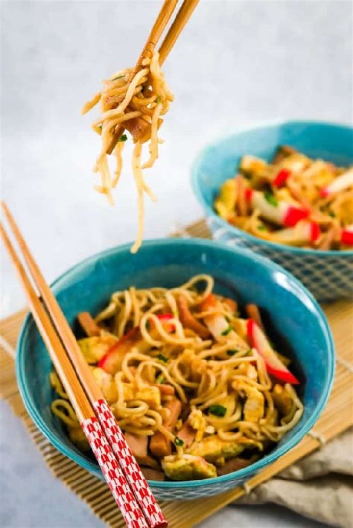 What kind of noodle is saimin?