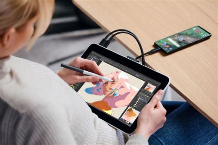 What Pen does the one by Wacom use?