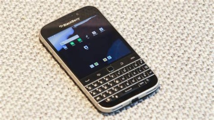 Which BlackBerry is dual SIM?