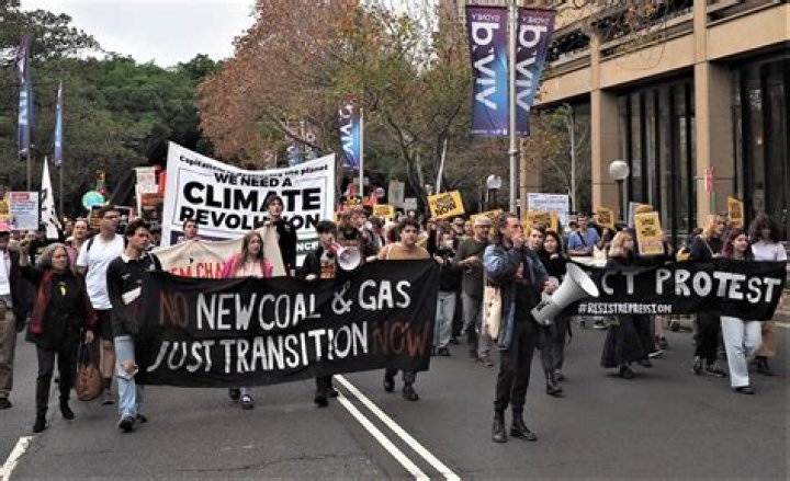 Why is coal seam gas so controversial?